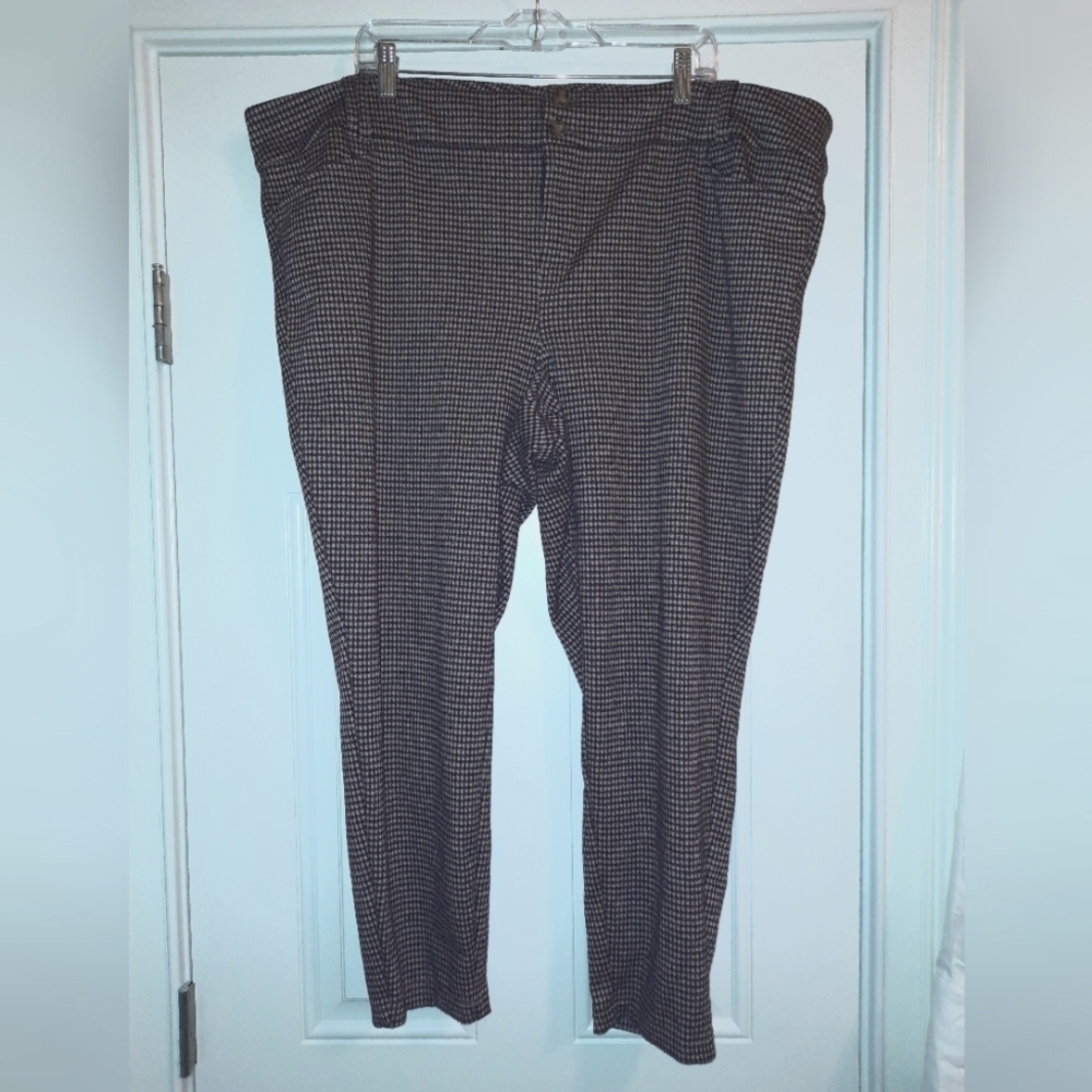 Torrid Capri Slacks